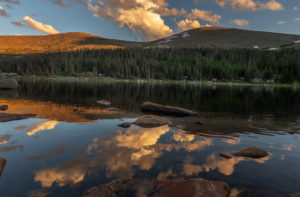 sunset at lost lake with mount dunraven