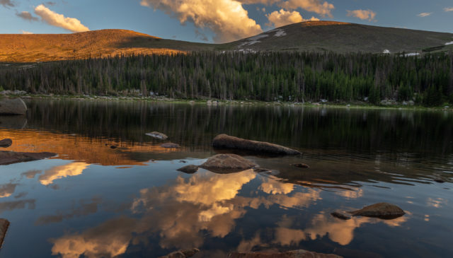 sunset at lost lake with mount dunraven